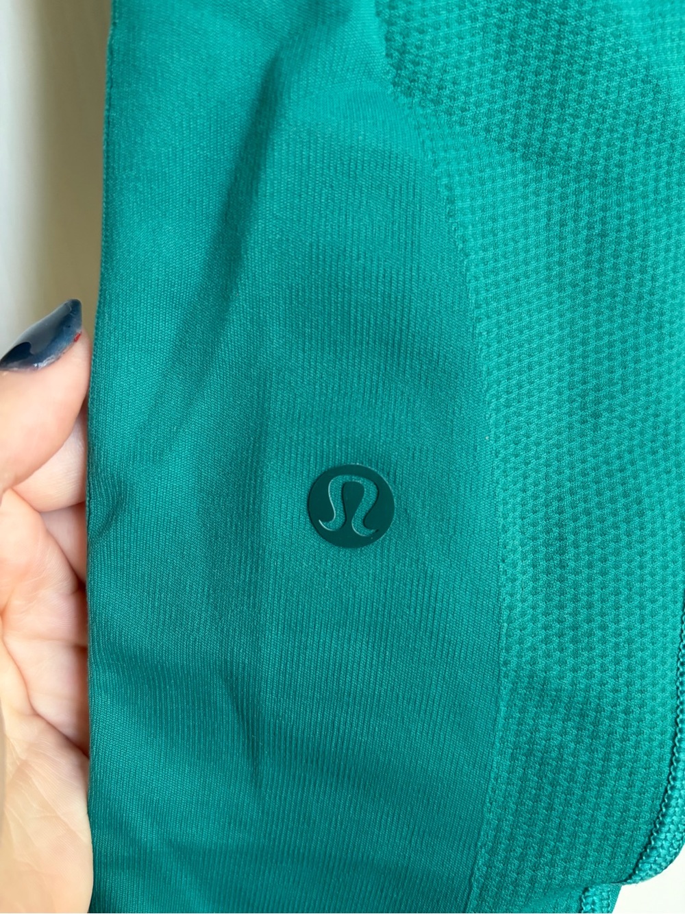 Lululemon Zone in Crop 21” Inseam in Forage Teal, women’s size 2 *read info* - Picture 5 of 6